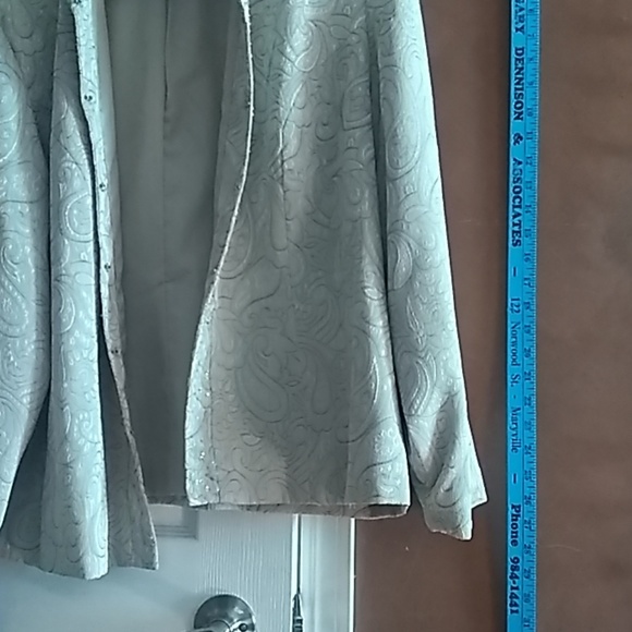 Coat - Picture 3 of 4